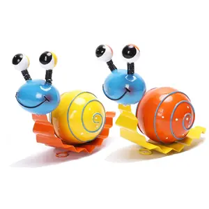 Cute Metal Garden Decorative Snail Yard Art, Outdoor Lawn & Patio Ornament, Fence Decoration for Outdoors, Set of 2