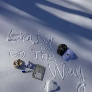 82-Page Pregnancy Journal Memory Book, Memory Record, Pregnancy Announcement, Pregnancy Book Gift for New Moms with Sonogram Photo Pages and Third Trimester Milestone Tracker