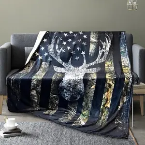Men's Camo Deer , Blanket for Deer Hunting as a Gift for Men, Camouflage Blankets with the USA Flag for Men, Hunting Decor Room