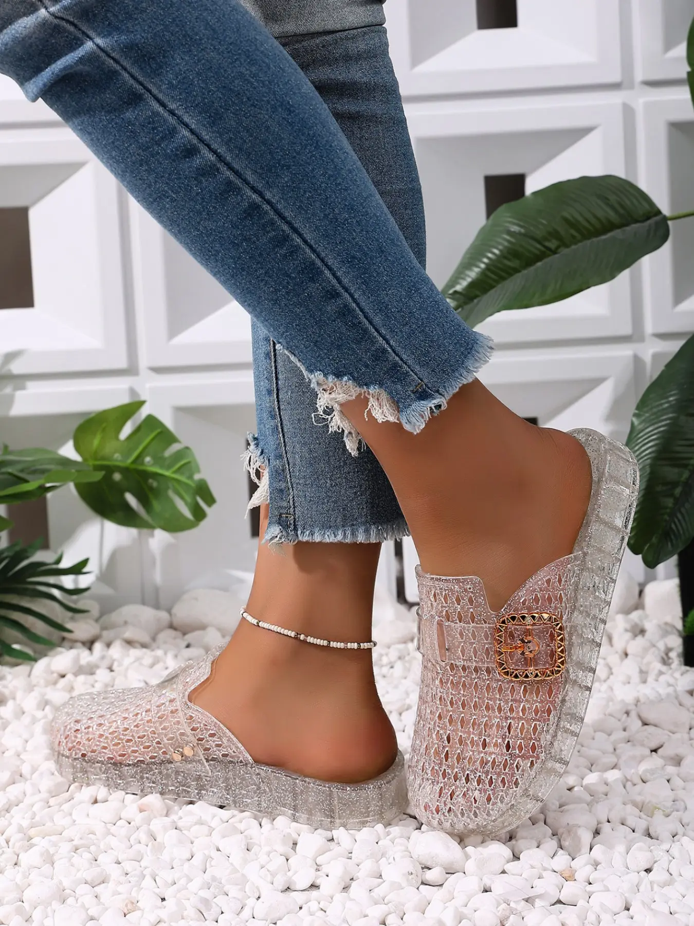 Women's Plastic Slippers, Closed Design, Anti-Slip Hollow Out, Cute Sandals, Lightweight Soft Sole, Home Water Shoes, Indoor Home Slippers, Home Footwear, House Slipper