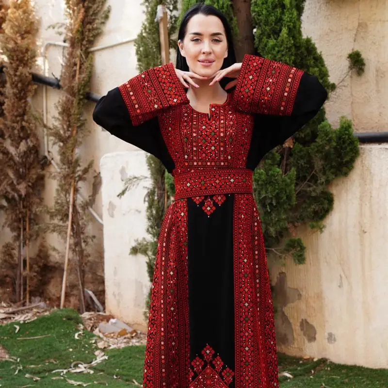 Elegant Black & Green Black &red Thobe Made out of high quality Crepe fabric with Creative Embroidery design with attractive colors