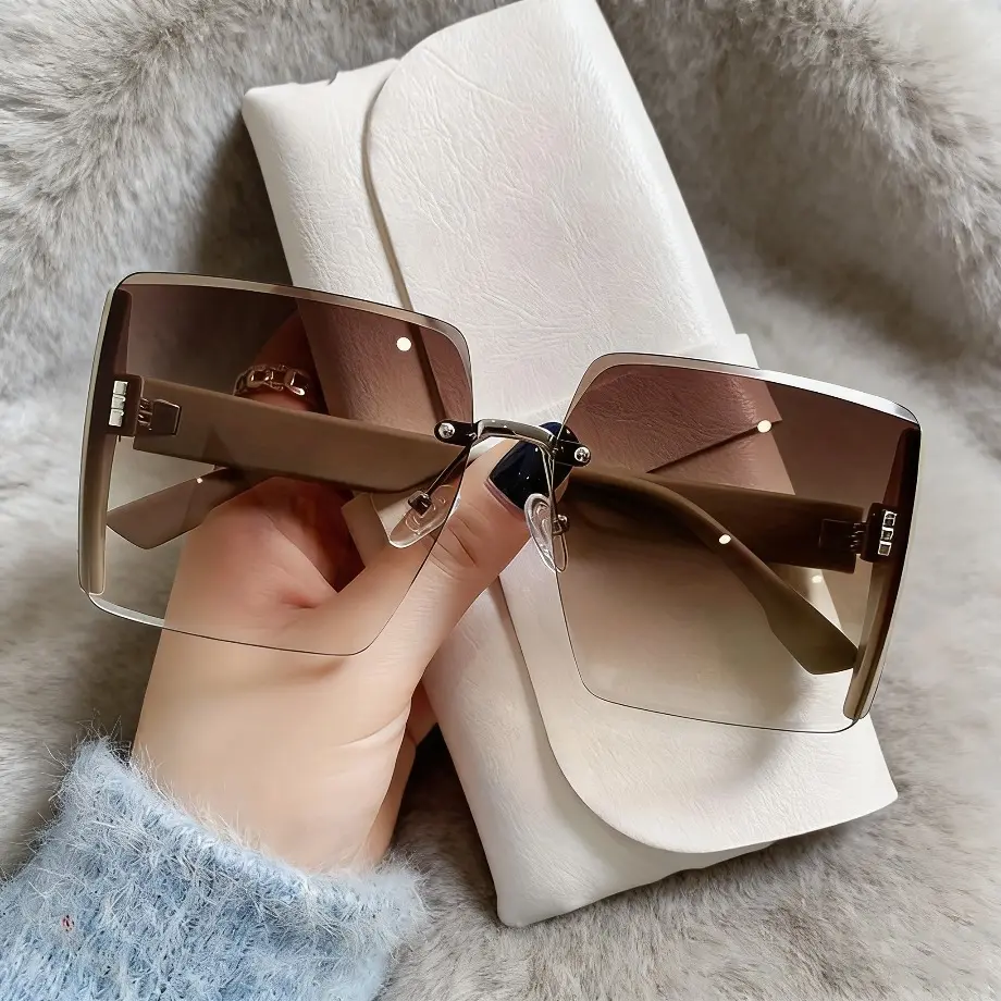 Women's Trendy Polarized Retro Oversized European-American Style Sunglasses - Durable Frames, High-Definition UV-Protective Vibrant Lenses, Sporty Chic for Summer Travel, Natural PA Material, Ideal Women's Gift, Trendy Sun Glasses, Polyamide