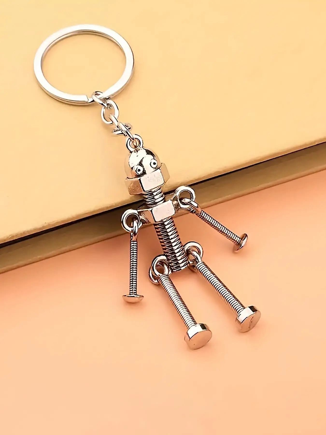 Cute Robot Design Keychain for Car Keys, Creative Screw Design Keychain for Men & Women, Fashionable Novelty Keychain As Gift for Friends