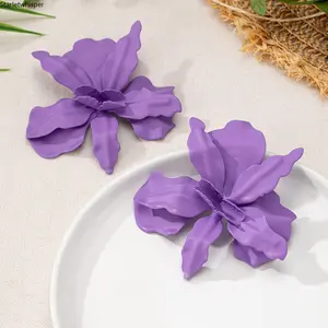 New Trendy Floral Stud Earrings for Women, Vintage Elegant Design with Unique Minimalist Style, Dainty Fashion Jewelry Perfect for Daily Wear, Parties & All Kinds of Casual Outfit Matching