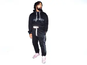 WHO'S WHO? ESSENTIALS {YIN} SWEATSUITS