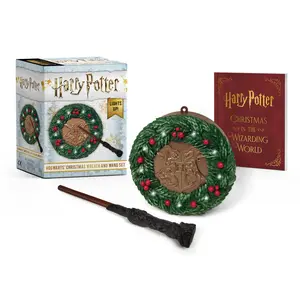 Harry Potter: Hogwarts Christmas Wreath and Wand Set by RP Minis [Novelty Gift]