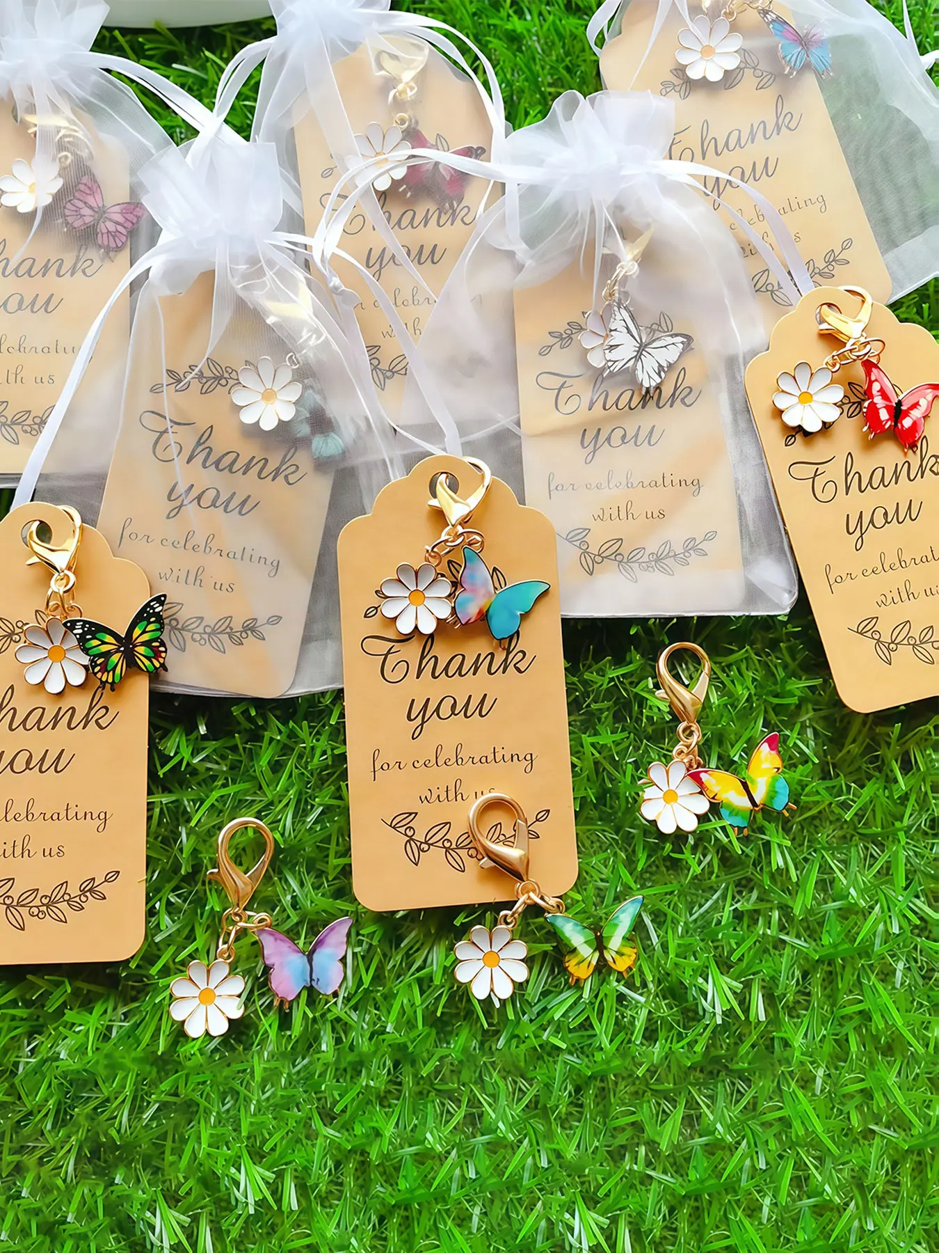 36pcs/Set Daisy Butterfly Keychains, Keychain Accessory, Keychain for purse, 12 Butterflies Keyring, 12 Thank You Tags, 12 Gift Bags, Lobster Clasp Flower Butterfly Pendant, Enamel Butterfly Keyring for Backpack Handbag Accessories, Gift for Her