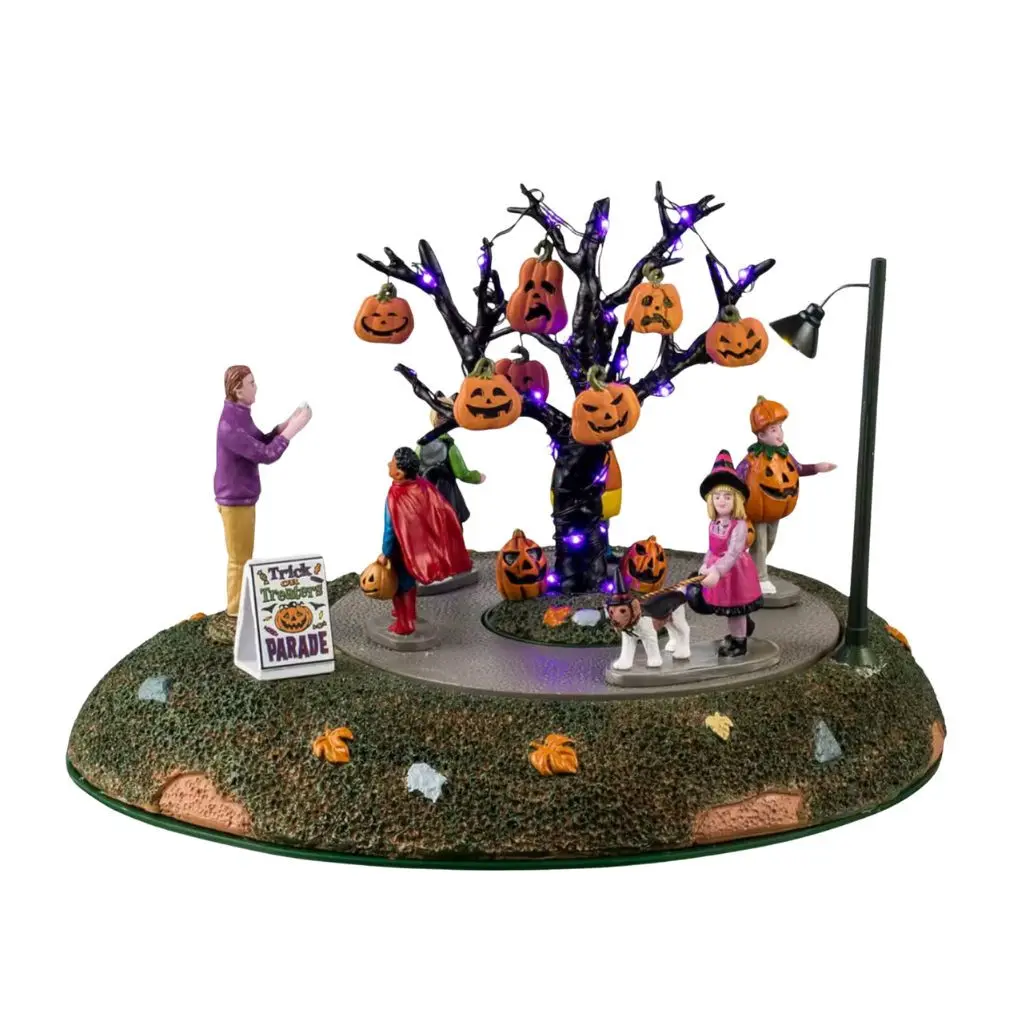 Lemax - Spooky Town - Trick or Treaters Parade