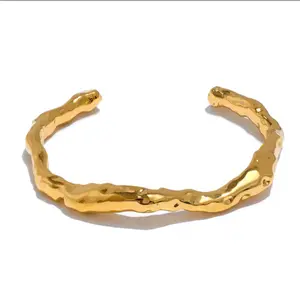 Spark Bracelet High-Quality Stainless Steel 18K Gold Plating PVD Technology Waterproof Hypoallergenic Premium Finish Daily Wear