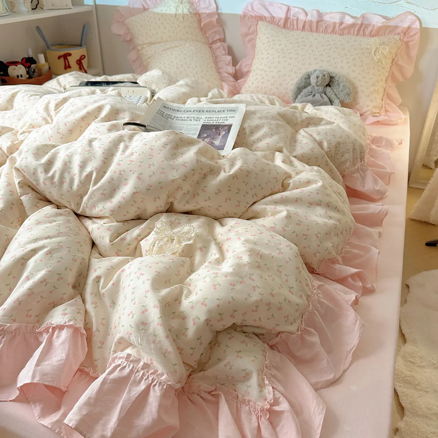 3pcs Korean Sweet Girl Cherry Print Theme Bedding Set, Includes 1 Fitted Sheet and 2 Pillowcases, Soft Breathable Fabric, Soft Bedding Sets, Bedroom Bedding Set, Comfy Bedding Set