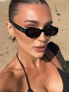 Unisex Retro Rectangular Sunglasses, UV Protection, Lightweight PC Frame, Casual Fashion Accessory, Ideal for Vacation & Gifts, Trendy Vintage Sunglasses, Trendy Casual Sunglasses