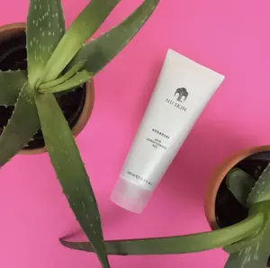 Nu Skin Enhancer Skin Conditioning Gel With with aloe vera, soothes the skin and prevents moisture loss. Use liberally to keep skin comfortable and support its natural, healthy moisture balance.