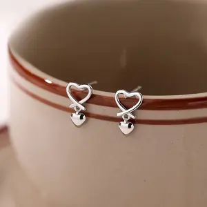 1 pair of heart-shaped earrings, cute and fashionable Valentine's Day gift for women, simple and elegant minimalist earrings for women, suitable for daily wear and holiday gifts, Daily Wear Earrings, Fashion Accessory Gift, Women's Fashion