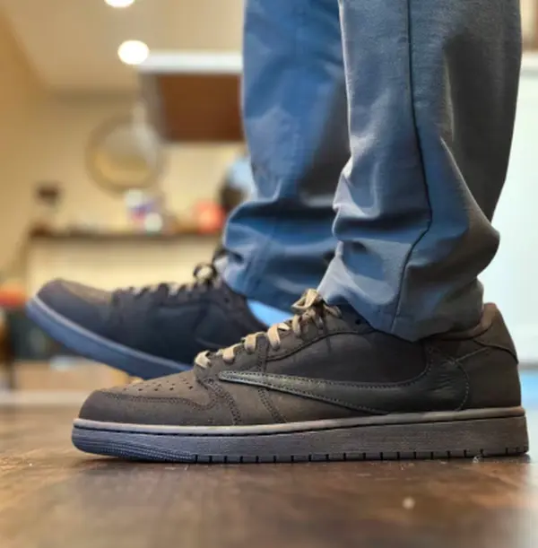 Soft suede vintage lifestyle sneakers built for versatile minimalist earth street aesthetics, matte full deep brown uniform color blocks, perforated toe panels, slip-resistant textured dark rubber outsole with reliable ground traction