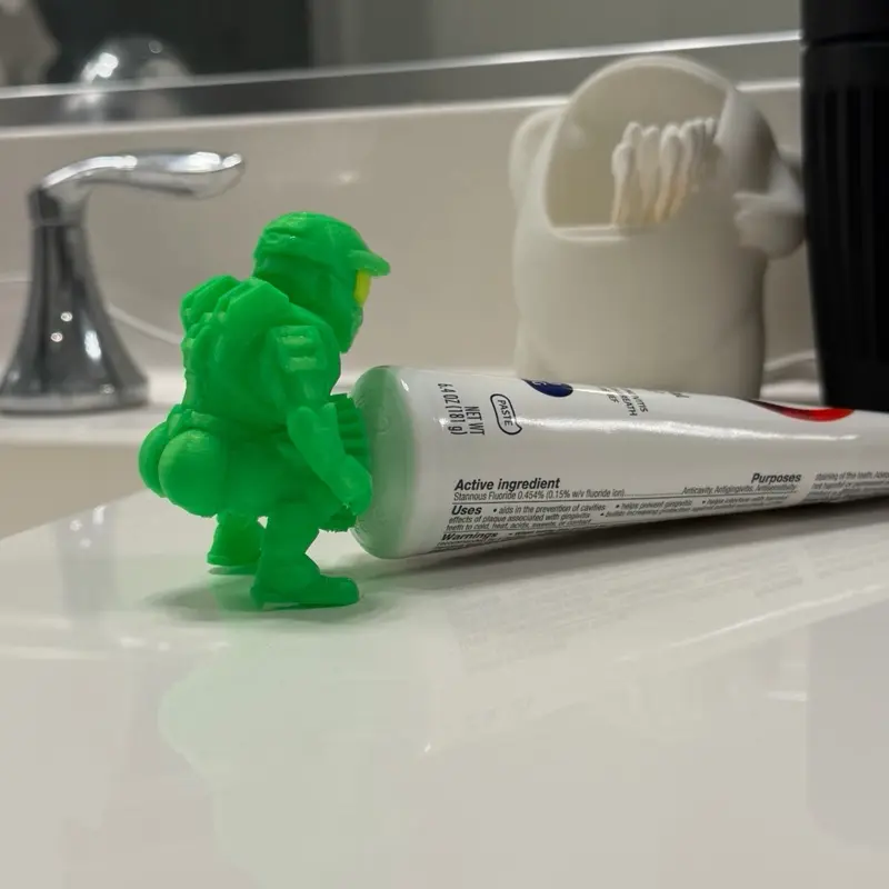 Halo Master Chief Toothpaste Dispenser with Toothbrush Holder, Bathroom Home Supplies, Ideal Gift for Halo Fans