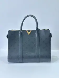 Pre-owned LV Very Tote Black Monogram Embossed Bag D0107
