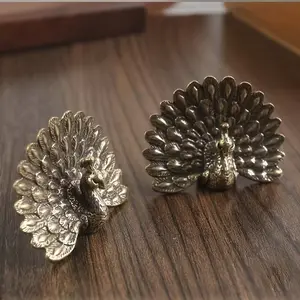 Vintage Brass Peacock Ornament, Sturdy Exquisite Craftsmanship, Brings Prosperity & Good Luck, Perfect for Car Dashboard or Desk Decor, Car Desktop Decor, Car Interior Decor