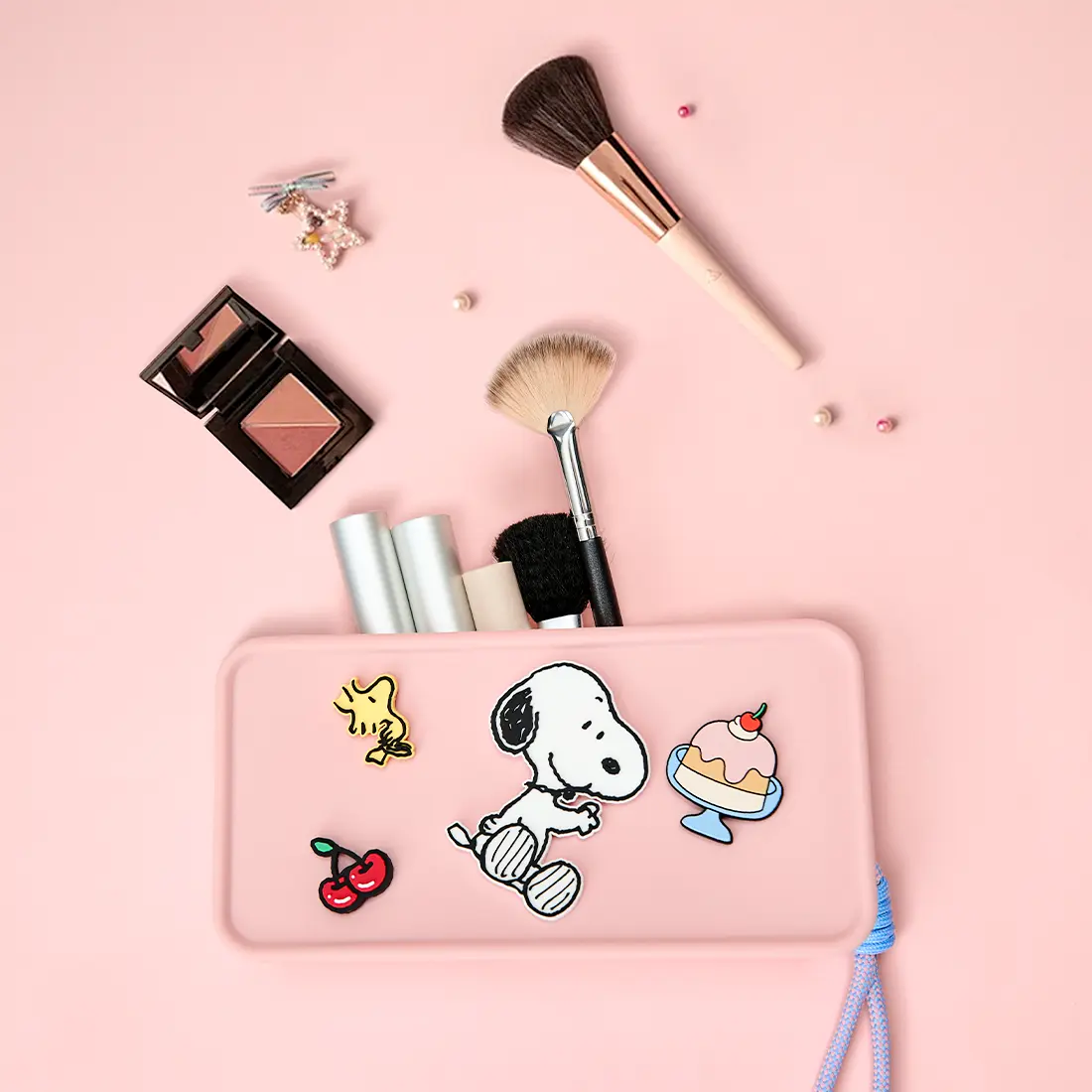 Snoopy Series Silicone Cosmetic Bag - Waterproof Toiletry Bag, Makeup Bag, and Storage Bag; Portable for Women's Outings and Travel，Back To School