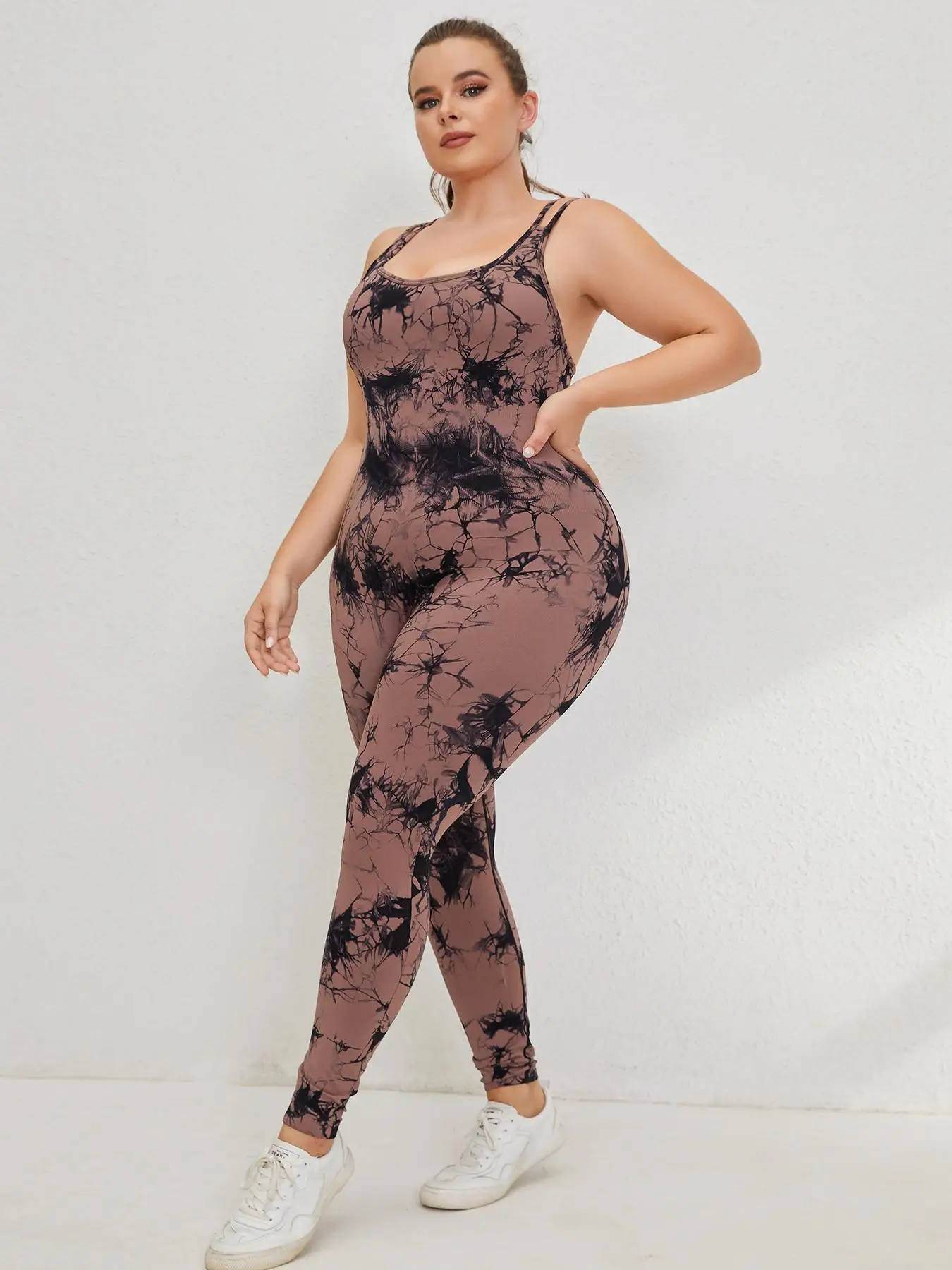 Plus Tie Dye Print Sports Bodysuit, Casual Sleeveless Spaghetti Strap Jumpsuit for Women, Women's Sportswear Clothing for Indoor Outdoor Wear