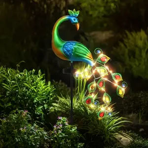 One Piece of a Peacock-Shaped Solar Light Statue for Garden Flooring, Ideal for Courtyard, Lawn, And Garden Decor, Made of Metal with an IP44 Rating.