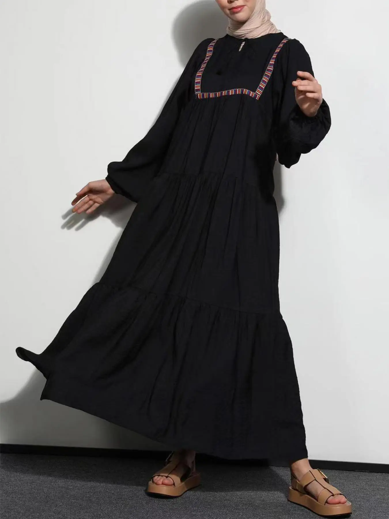 Women's Embroidery Ruffle Hem Arabian Dress, Modest Bishop Sleeve Tie Neck Long Dress for Daily Wear, Ladies Islamic Clothing for All Seasons, Islamic Muslim Clothing, Modest Style Dress