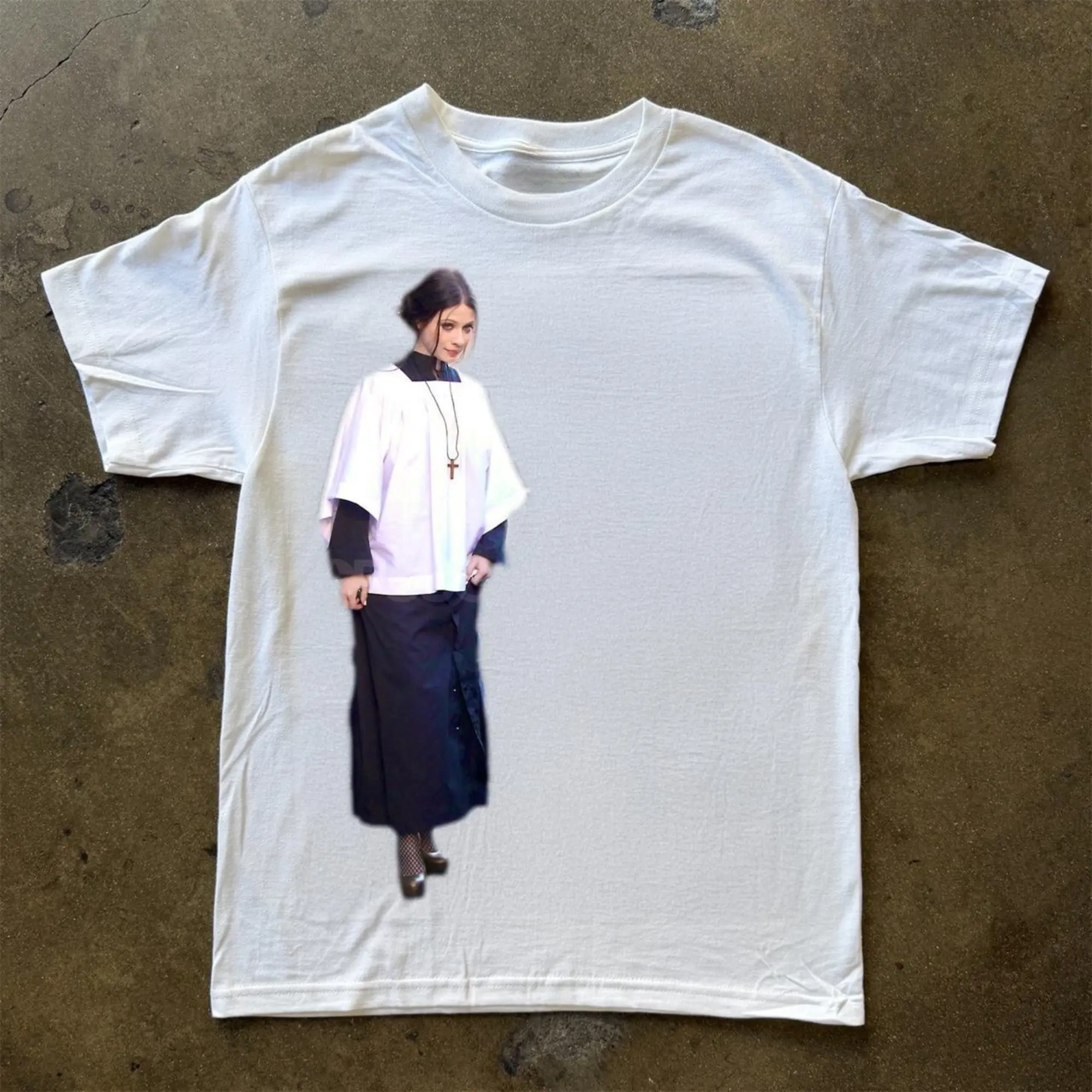 Michelle Trachtenberg Jumbo Print Tee ️- Unisex Graphic T-Shirt 100% Cotton, Unisex Shirt Menswear Womenswear Streetwear Cotton Comfort