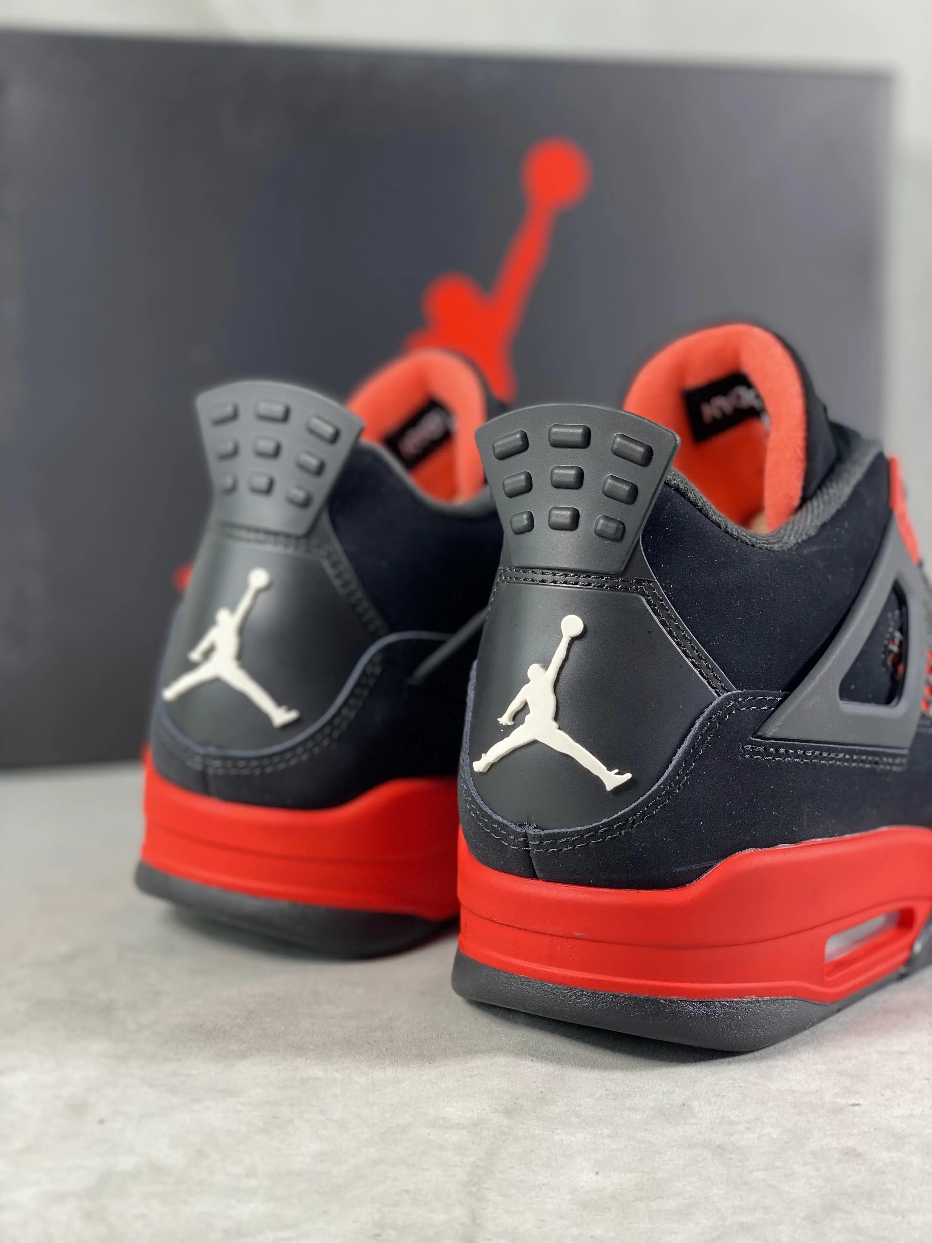Black Red Suede Mesh Mid‑Top Basketball Sneakers, Air Cushion Outsole, Unisex Retro Street Performance Sports Shoes