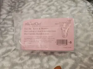 NIP Retired Pampered Chef Pink Help Whip Cancer Pink Mini Scoop & Measure #2184