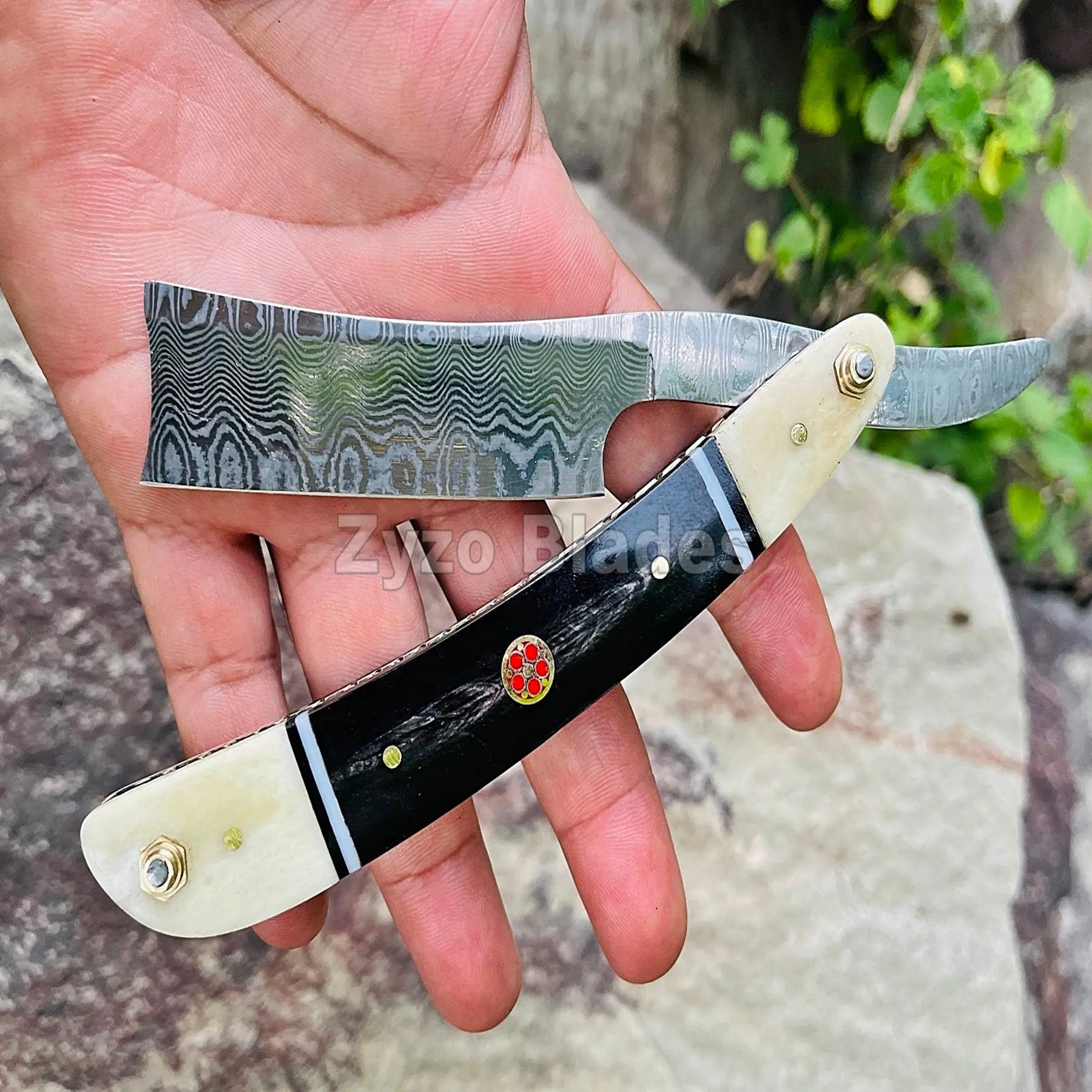 Men's Durable Damascus Steel Straight Razor - 9.5" Long, Steel Handle Shaving Tool with Bone/Horn & Buffalo Horn Accents for Personal Grooming