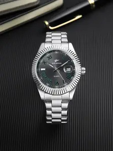 Black dial green Roman scale men's steel strap watch, business and leisure calendar window watch, trendy wristwatch and versatile watch, fashionable watch, suitable for parties and daily wear, Quartz Wristwatches
