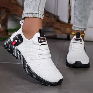 Women's fashionable and breathable knitted athletic shoes, 2026 new spring/autumn casual lightweight soft-soled walking shoes, comfortable low-top outdoor running shoes.