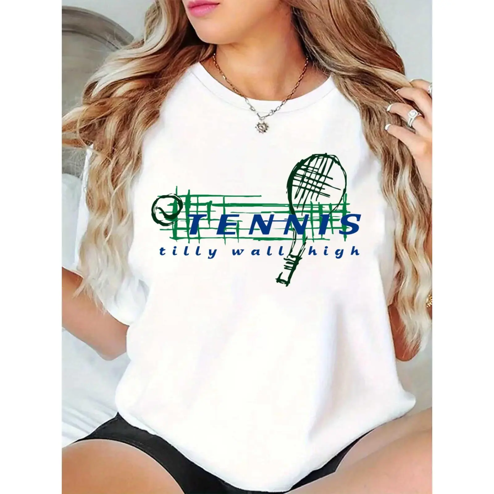 Women’s White Tennis Racket Graphic T-Shirt with “TENNIS” Print, Casual Sports Tee for Tennis Enthusiasts, Perfect for Daily Wear & Tennis Matches