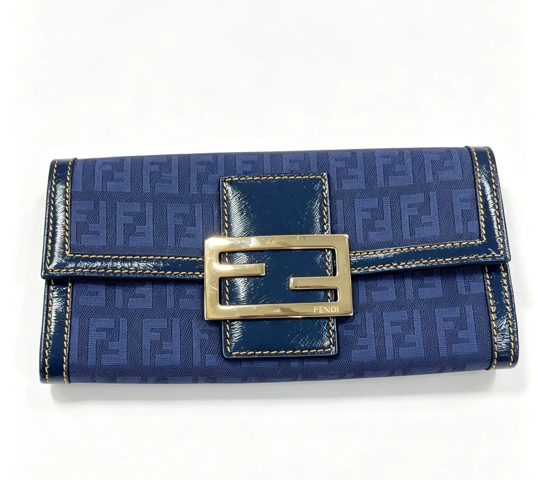 Pre-owned FENDI canvas Clutches & Wristlets Zucca Baguette Continental Wallet 4000039135441
