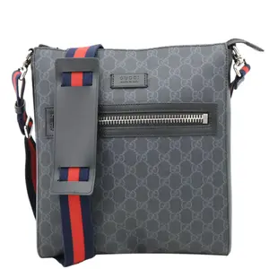 Pre-owned GUCCI Canvas Messenger Bags GG Supreme Messenger Bag Black 474137