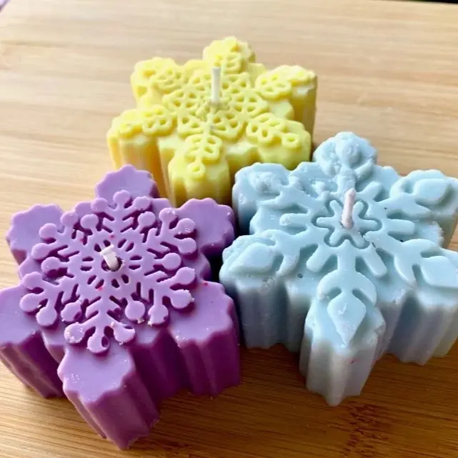 Christmas Snowflake scented Candles Snowflake Shaped Candles Winter Trendy Soy Wax Aesthetic Gifts for Xmas Home Wedding Birthday Party Decorations