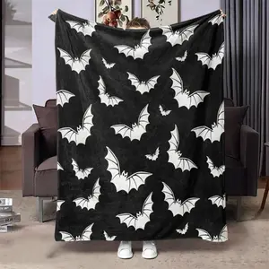 Bat Pattern Blanket, 1 Count Soft Warm Nap Throw Blanket, Air-conditioned Room Blanket for Home Office Travel Camping Dormitory, Thin Blanket Dream Workshop