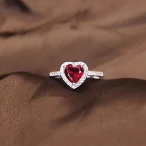 LunaStdla Eternal Heart Ring - Dazzling Elegant Heart-Cut Red Zirconia Ring for Her Women Girls, Classic I Love You Promise Ring,Romantic Chic Style, Suitable for Daily Wearing Date Night Anniversary,Perfect Gift for Wife Mom Girlfiend