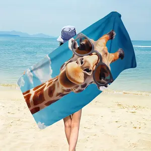 1pc, Bath Beach Towel Featuring a Giraffe Wearing Glasses