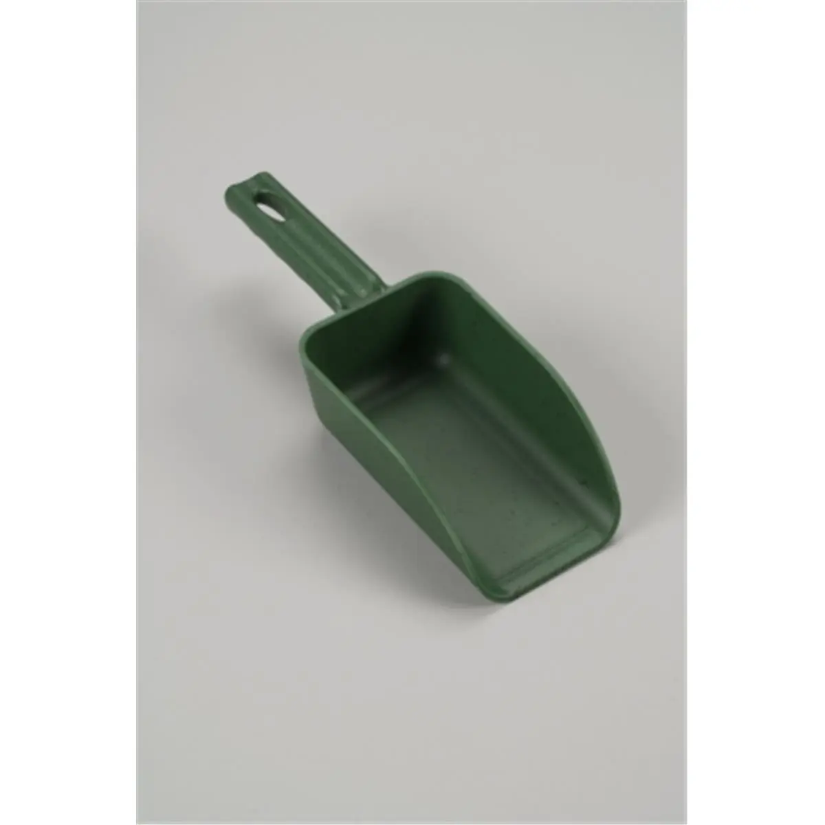 Poly Pro Tools P-6300-G Lightweight Mini Scoop, 16 oz Green Garden Shovel Tool, 10.25" L x 3.5" W x 2.25" H, 4 lbs Single Unit, for Children & Home Use, Easy to Navigate Feed Bags, Enables Lighter Loads & Quick Work, Spreads Mulch, Spread Mulch