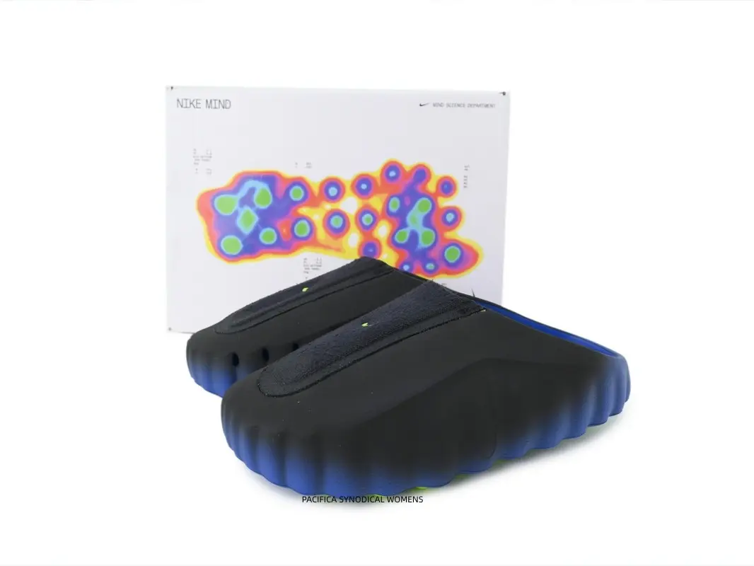 Trendy Men Closed Toe Slides Black To Blue Fade Gradient Upper Green Stud Anti‑Slip Sole Cushioned Thick Bottom Slip‑On Slippers Streetwear Sandals For Daily Casual