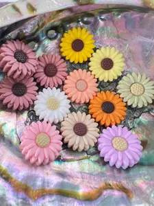 F/B18- (1)PC Choose Your Color-  Small Size Daisy Flower Focal Bead