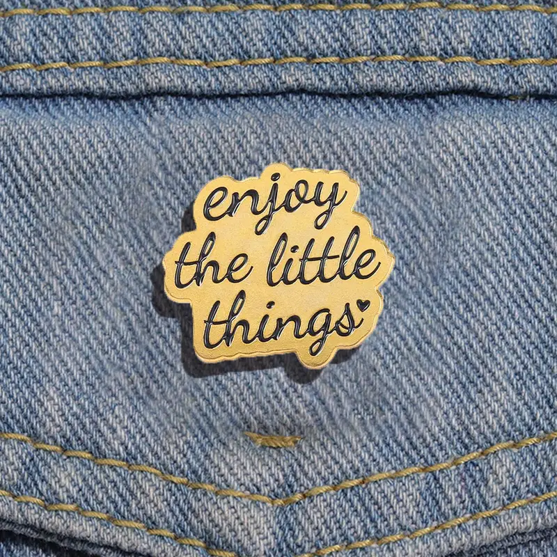 Unisex Casual Letters Design Brooch, Cute Novelty Emblem Badge Decoration for Clothes & Hat & Backpack Decor, Chic All-match Accessories for Women & Men, Fashion Accessory, Brooch Pin Clip, Brooch Pins, Alloy Brooch Pin