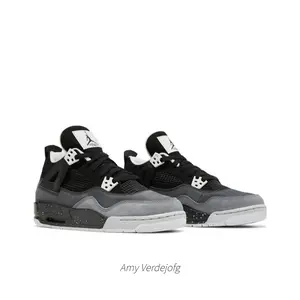 Black and Grey Mid-Top Retro Basketball Shoes