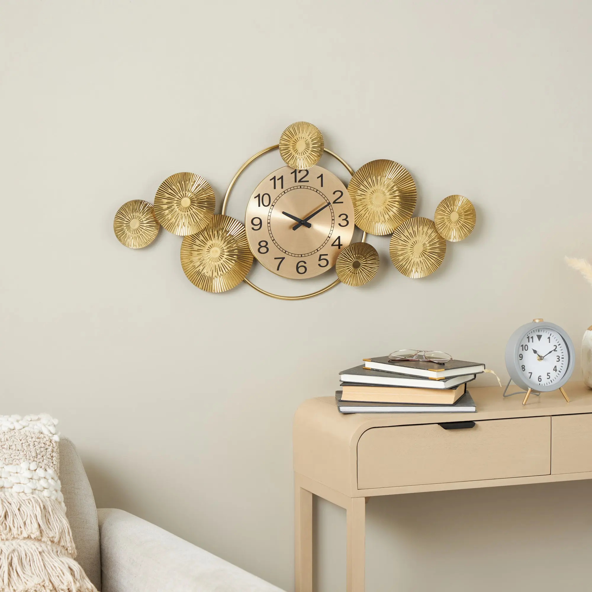 Modern Round Starburst Gold Stainless Steel Decorative Wall Clock with Black Accents, Overlapping Discs for Kitchen Home Decor