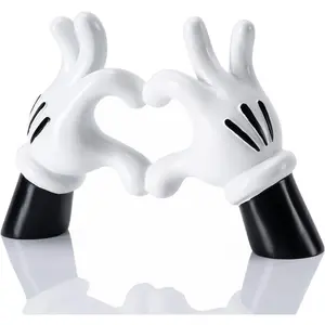 Cartoon Heart Hands Resin Statue Modern Home Decor Accents Love Finger Sculpture Room Decor Accessories Black White
