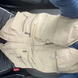 Gihuo Men's Fishing Vest Utility Safari Travel Vest with Pockets Army Green Beige Sleeveless Gilet Lightweight Breathable Waterproof Quick Dry Multi Pockets Casual Menswear