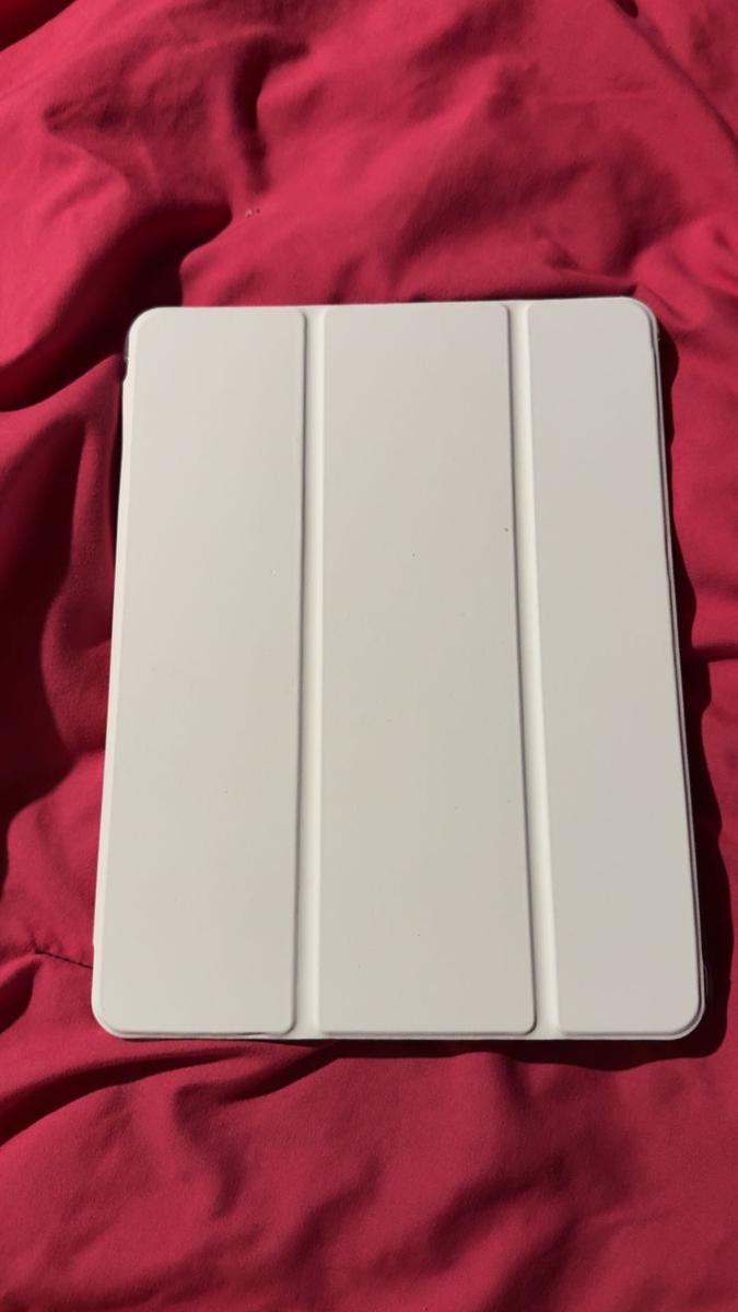 Item: white, iPad 6th Gen/5th Gen(9.7inch)