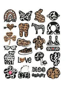 24 Piece Leopard Print PVC Cartoon DIY Shoe Buckle Decorations, Classic Sandals for Family Christmas Party Birthday Gift, Shoe Charms, Shoe Embellishment Set