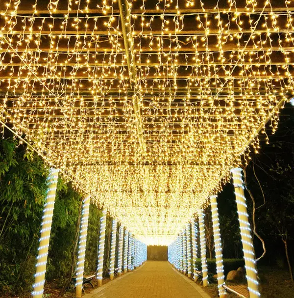 Perfect Holiday 96 LED Solar Curtain Lights Waterproof Indoor Outdoor Decorative Lighting