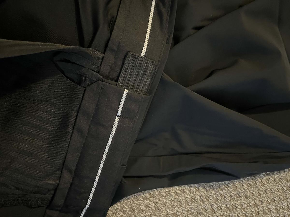 Item: Black, 46W*30L